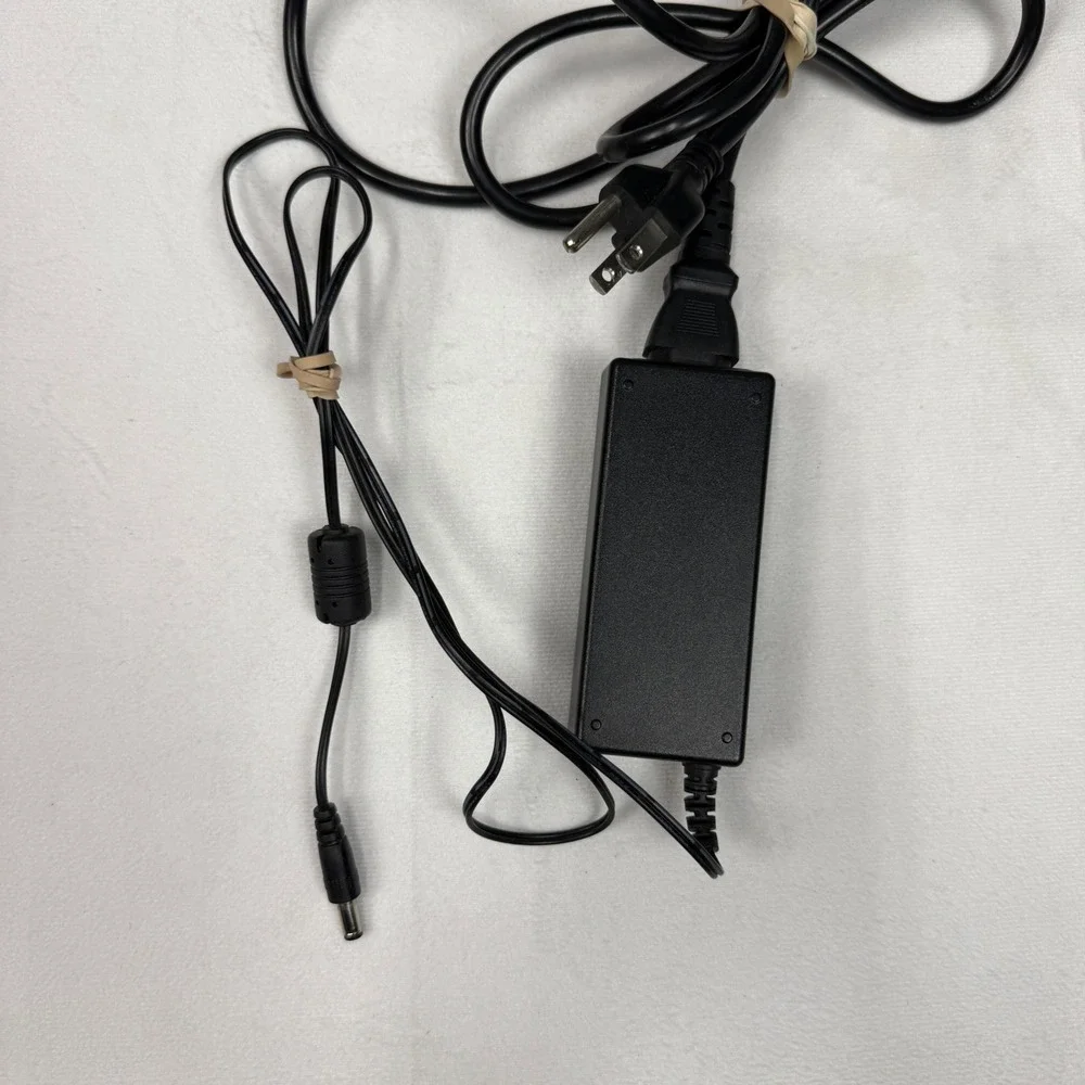 Shenzhen Honor 19V 2.1A AC Adapter ADS-40NP-19-1 19040E Switching Power‎ Supply